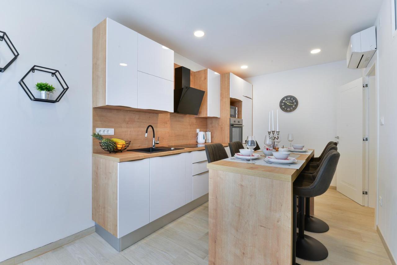 Zara Lumina Apartment Bagian luar foto