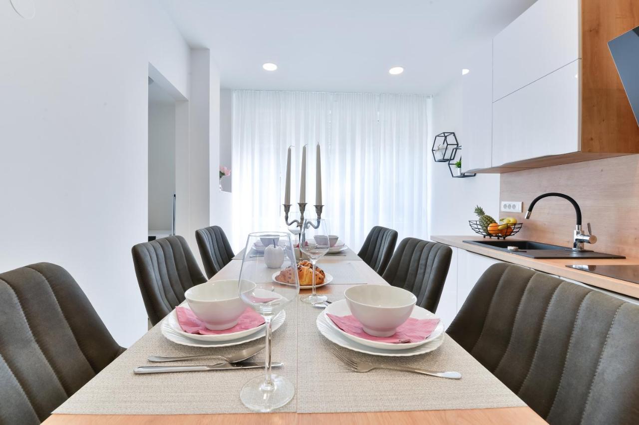 Zara Lumina Apartment Bagian luar foto