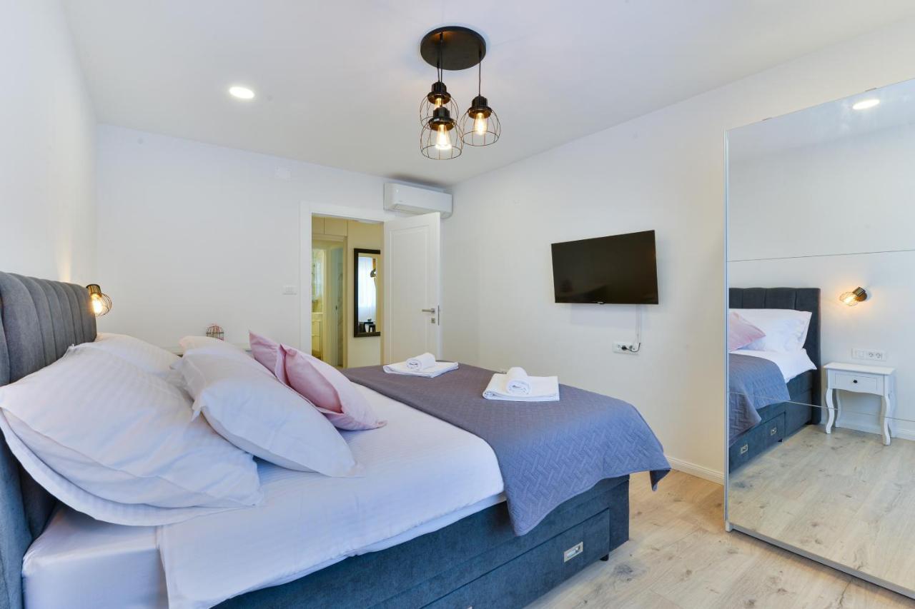 Zara Lumina Apartment Bagian luar foto