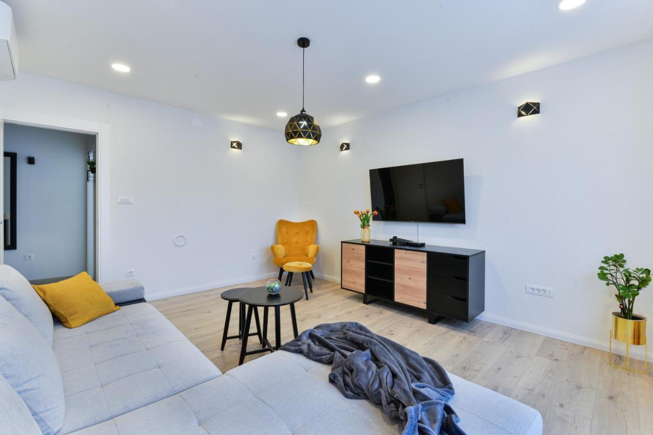 Zara Lumina Apartment Bagian luar foto